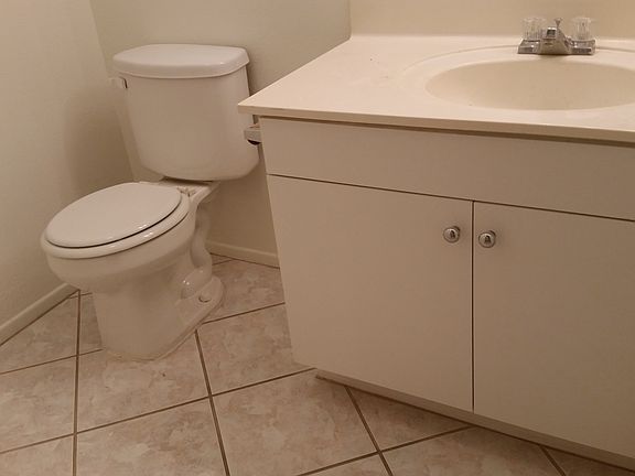 5th image of 17726 Kinzie St Unit 34