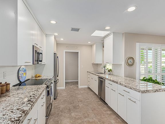 4th image of 9834 N BALBOA Drive