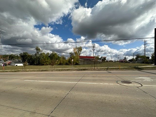 2nd image of 2700 Mount Vernon Rd SE