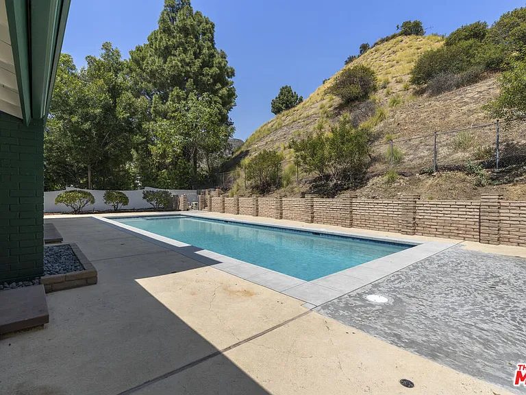 3062 Arrowhead Dr — Photo 34