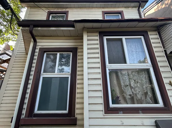 4 Fitzroy Ter, Toronto, ON M5T 2K3