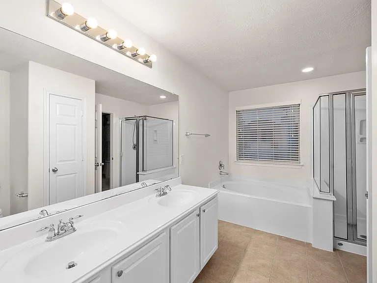 12475 Saratoga Woods Ln — Photo 19