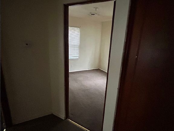 4th image of 21 Edgar St