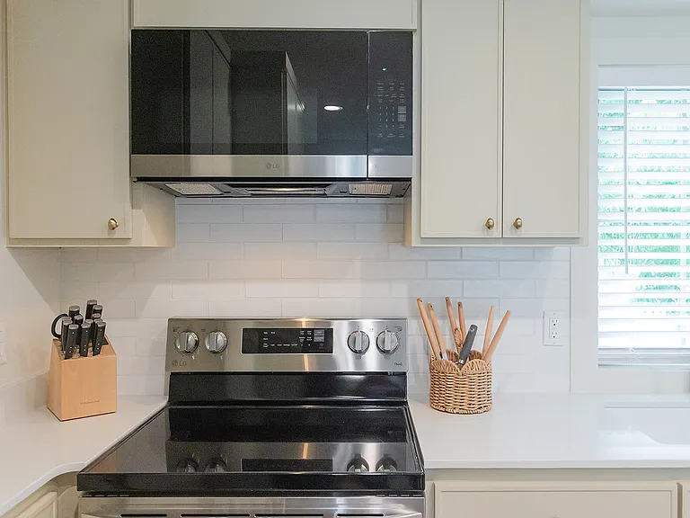 245 S 2nd St #201 — Photo 14