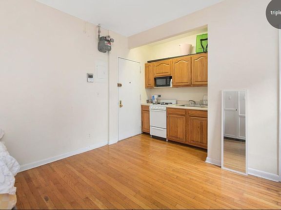 4th image of 430 E 11th St APT 12