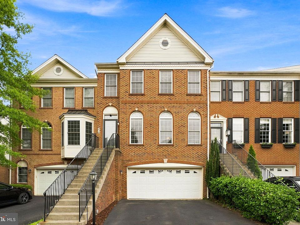 1st image of 814 Maple Flats Ter