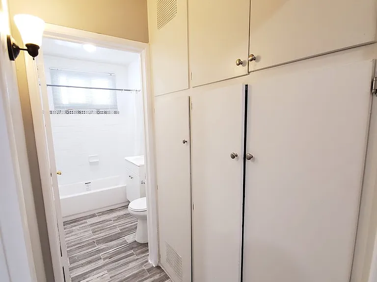 1306 N Las Palmas Ave #2 — Photo 6