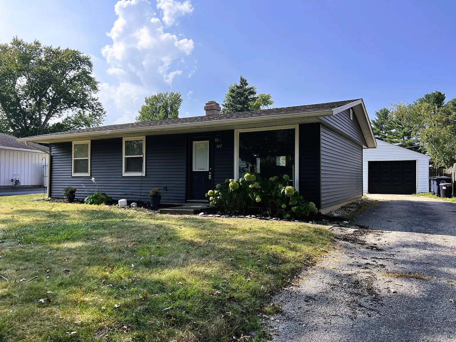 343 Chestnut St photo 1