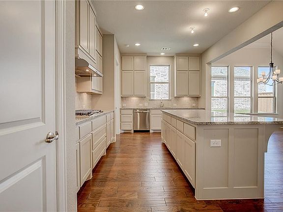 4th image of 6913 St Georges Dr