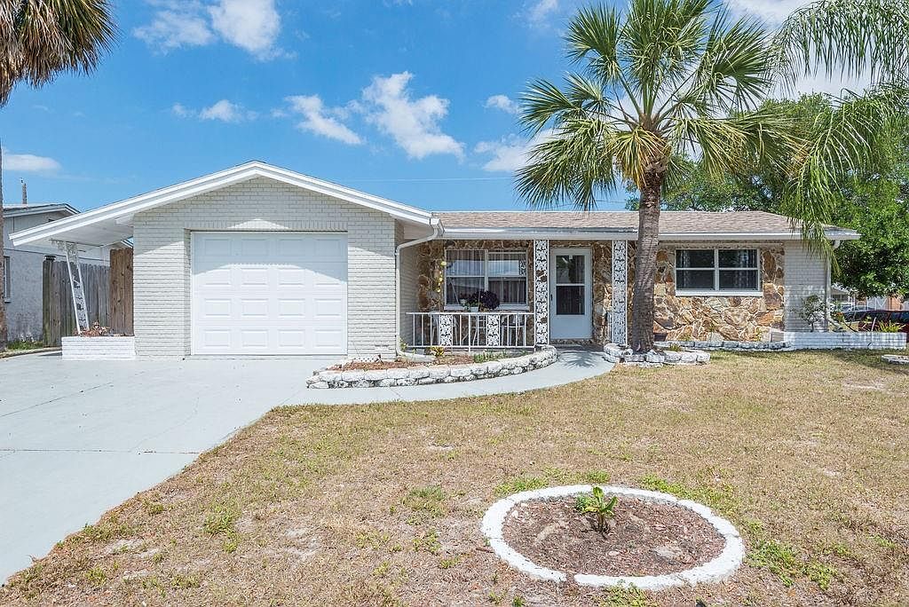 3709 Holiday Lake Dr, Holiday, FL 34691 | Zillow