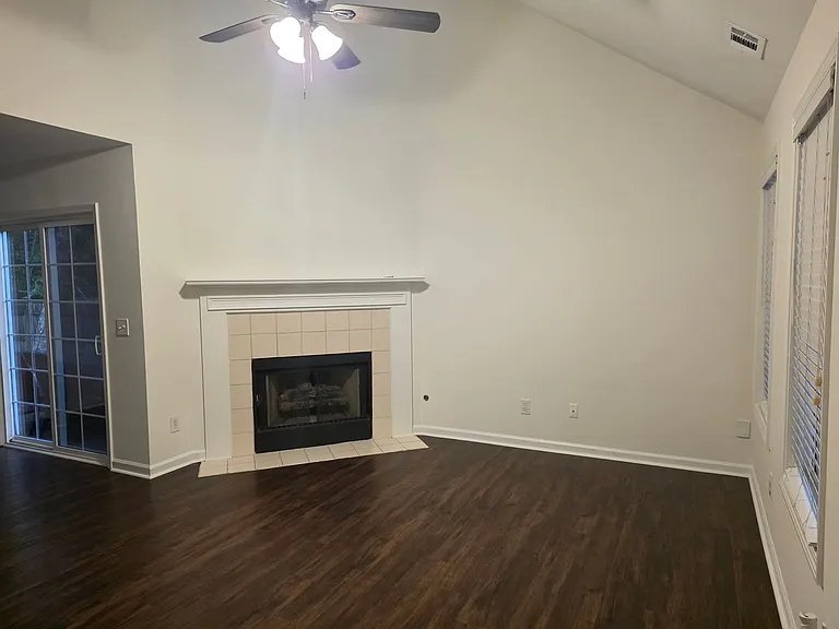172 Stoneforest Dr — Photo 4