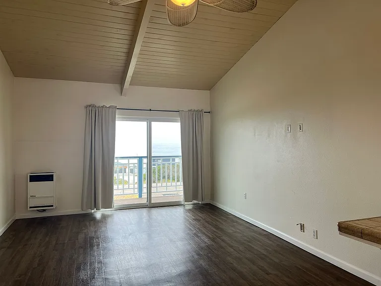 3302 Ocean Blvd — Photo 2