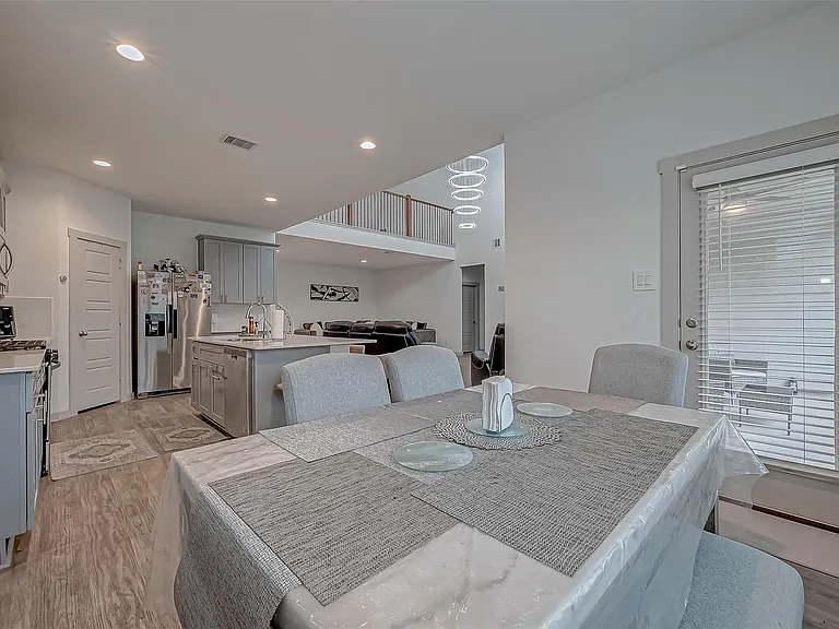 6850 Amber Cliff Ln — Photo 25