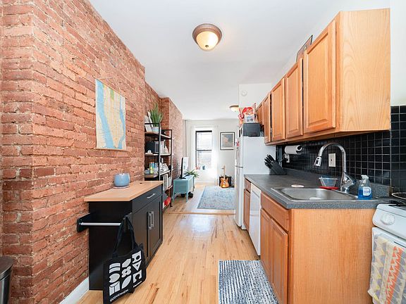 5th image of 423 E 81st St APT 4FE