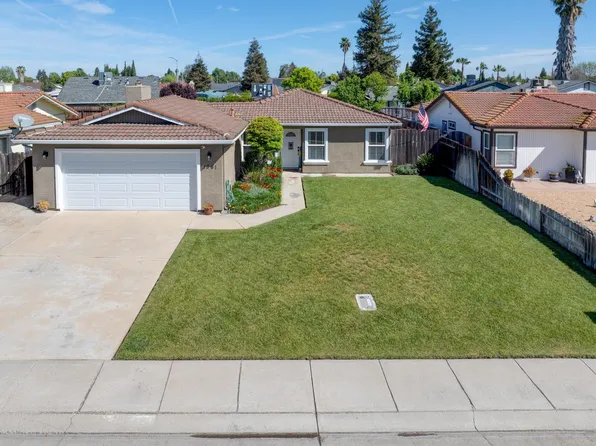 1361 7th St, Ripon, CA 95366