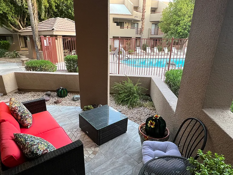 E Desert Cove Ave — Photo 3
