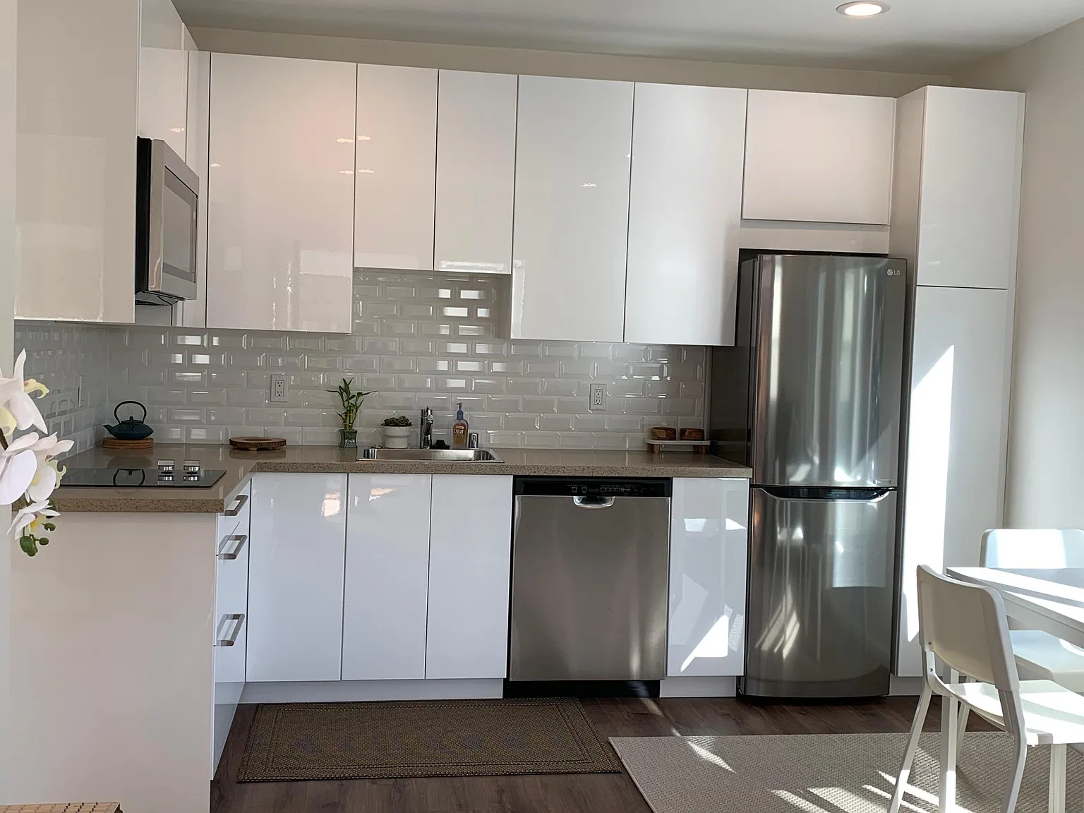 Lark Ln, Sunnyvale — Photo 2