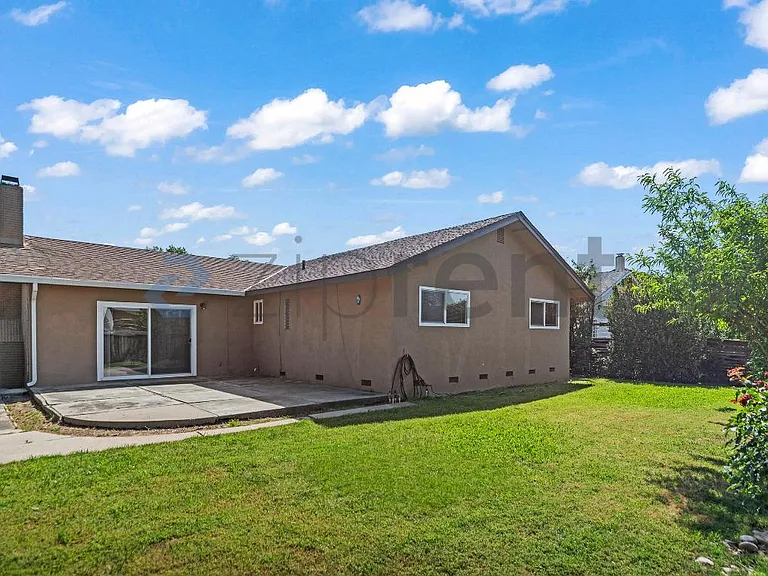 23 Cedar Way — Photo 26