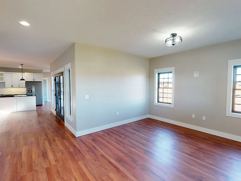 1007 E Maple Ave — Photo 9