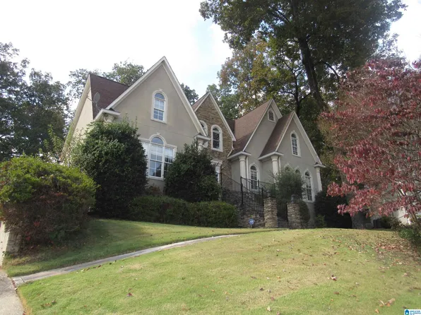 5011 Lake Crest Cir, Hoover, AL 35226