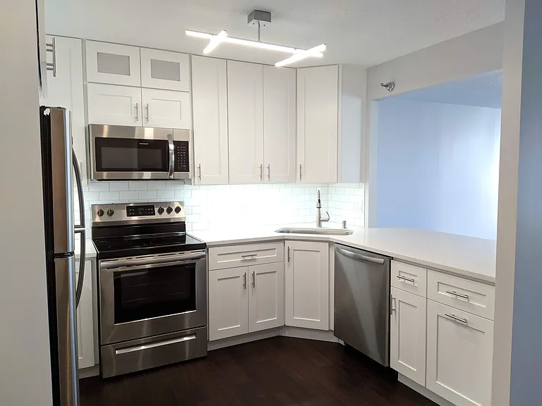 70 W Huron St #12 — Photo 2
