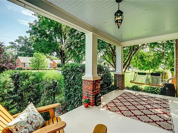 5th image of 3909 Ellwood Ave