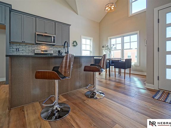 3rd image of 725 Penrose Dr