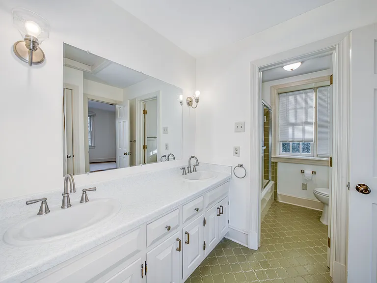9720 Burnett Dr — Photo 43
