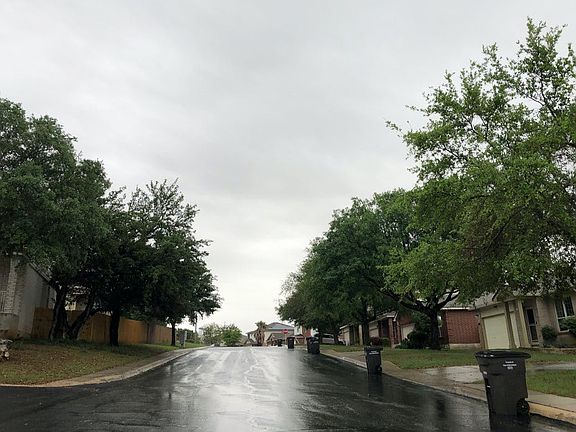 4th image of 2427 Encino Cedros