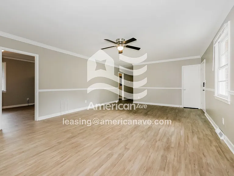 1447666_004_wm_-_living_room_12979490.jpg