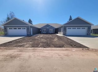 4526 W Graceland Pl, Sioux Falls, SD 57106
