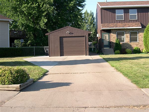 Front of End Unit Townhouse