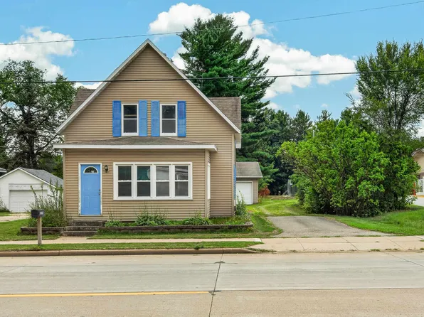 525 W Bannerman Ave, Redgranite, WI 54970