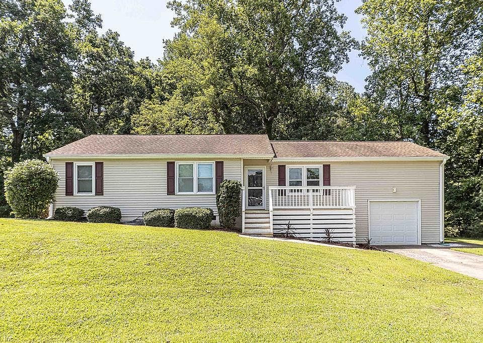 1st image of 2749 Nansemond Cres