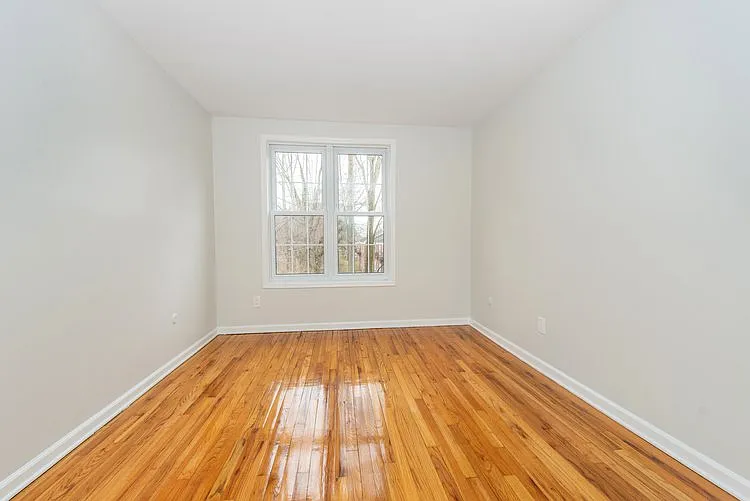 388 Morris Ave #1 — Photo 9