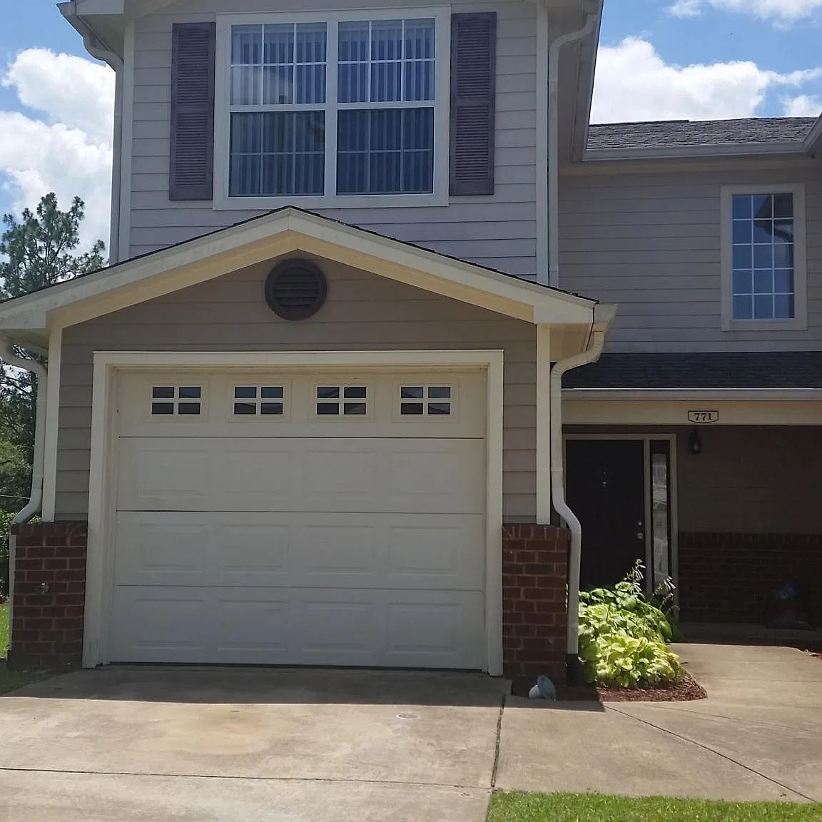 3 bed, 2.5 bath, 1460 sqft, $1,600 — Photo 1