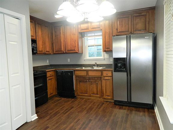 5th image of 4224 Sonoma Dr