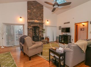 5133 Ash Dr, Pocono Summit, PA