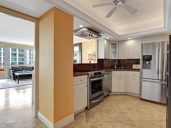5th image of 3233 NE 34th St APT 1421