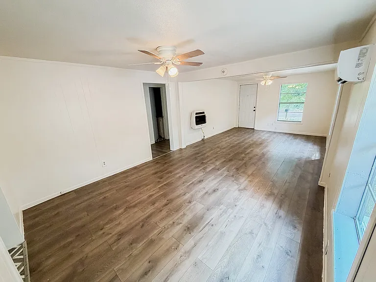 318 Harvard St — Photo 3