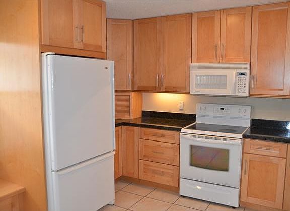 2nd image of 1109 W Lakes Drive #1109