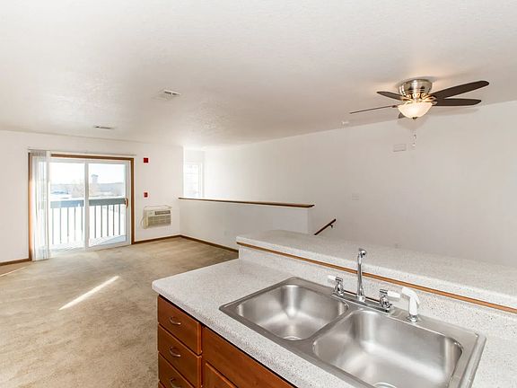 4th image of 3405 Logan Dr #8