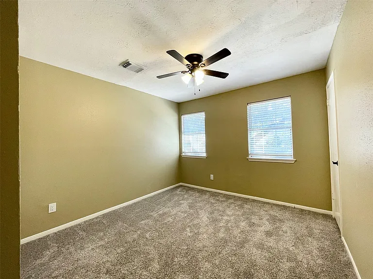 15006 Elmont Dr — Photo 31