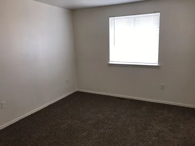901 E Ball Ct — Photo 13