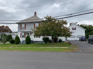 44 Spruce St, Champlain, NY 12919