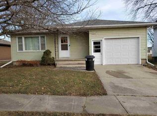 130 7th St N, Maynard, IA 50655