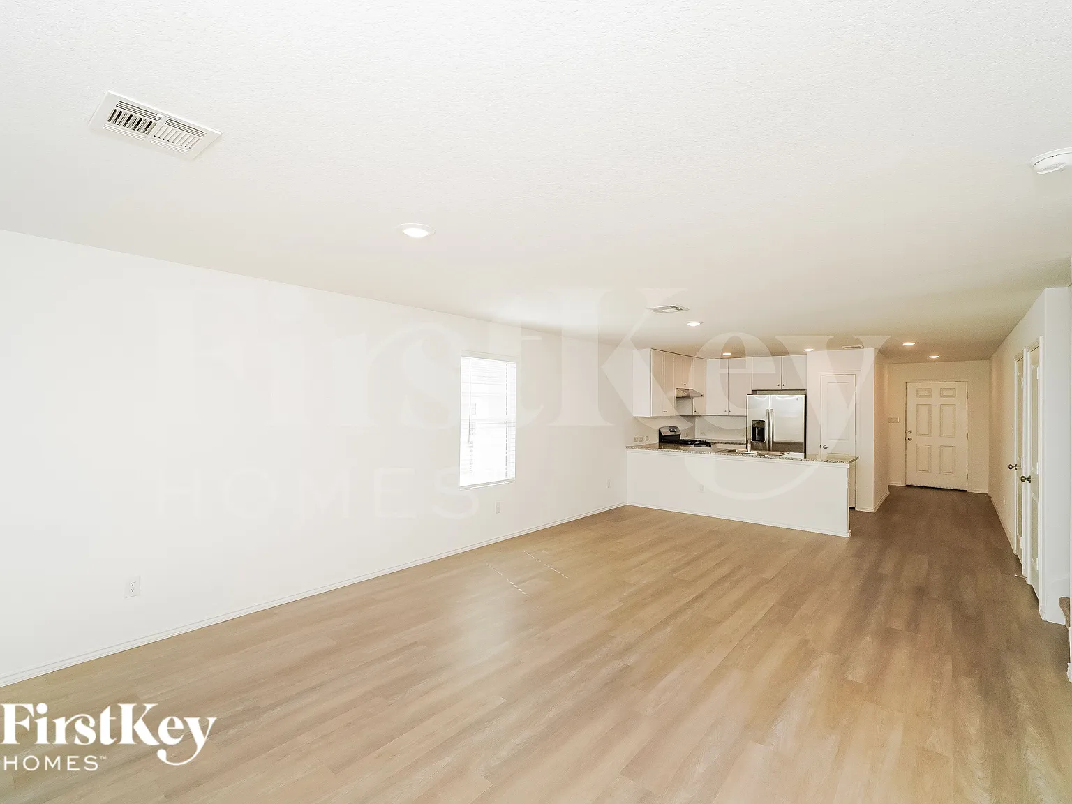 4 bed, 2.0 bath, 1874 sqft, $1,920 — Photo 4