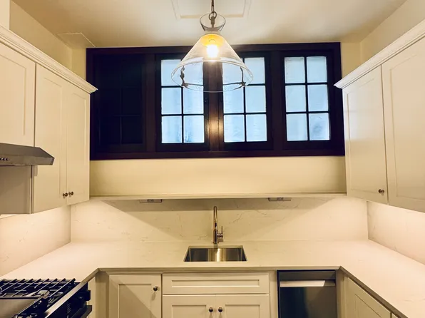 715 Washington Pl #3F, Baltimore, MD 21201