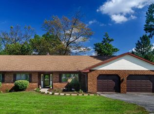 2006 Parkview Dr, Red Lion, PA 17356