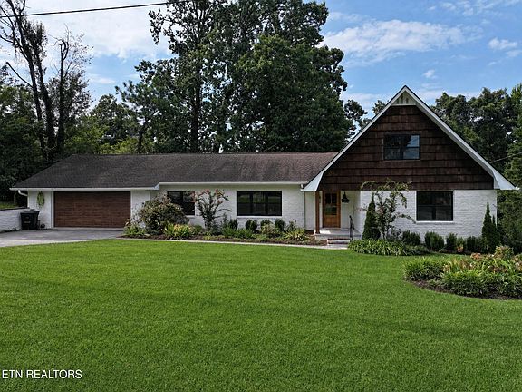 3rd image of 3701 Frostwood Rd